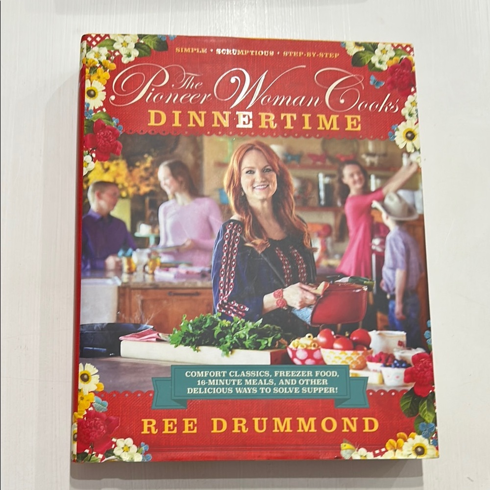 The Pioneer Woman Cooks: Dinnertime Cookbook - Red Cover